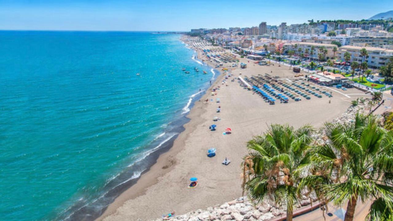 Beachfront Apartment In Ла Кала де Михас Екстериор снимка
