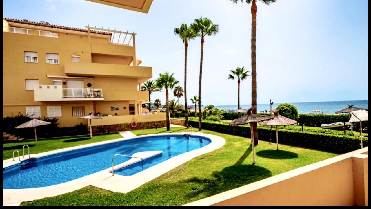 Beachfront Apartment In Ла Кала де Михас Екстериор снимка