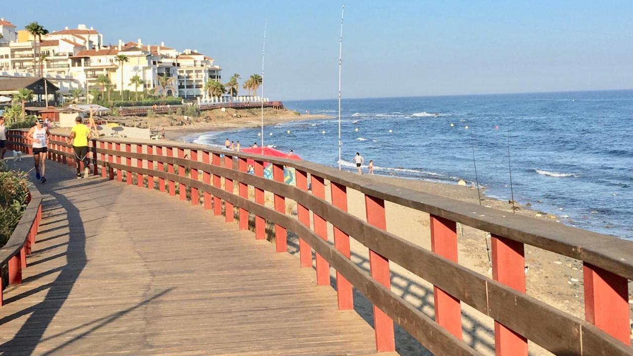 Beachfront Apartment In Ла Кала де Михас Екстериор снимка