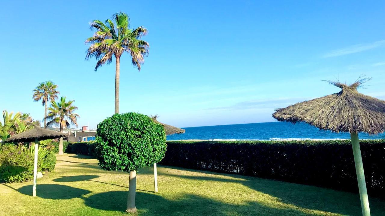 Beachfront Apartment In Ла Кала де Михас Екстериор снимка