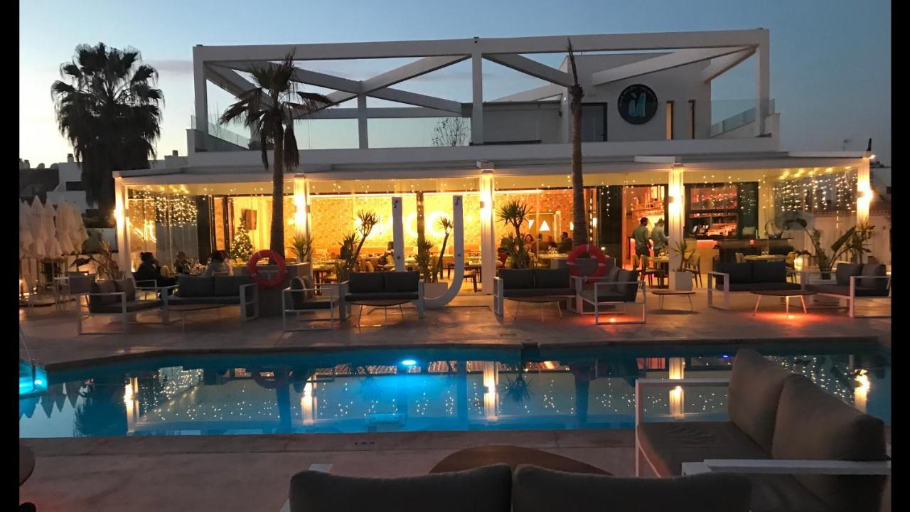Beachfront Apartment In Ла Кала де Михас Екстериор снимка