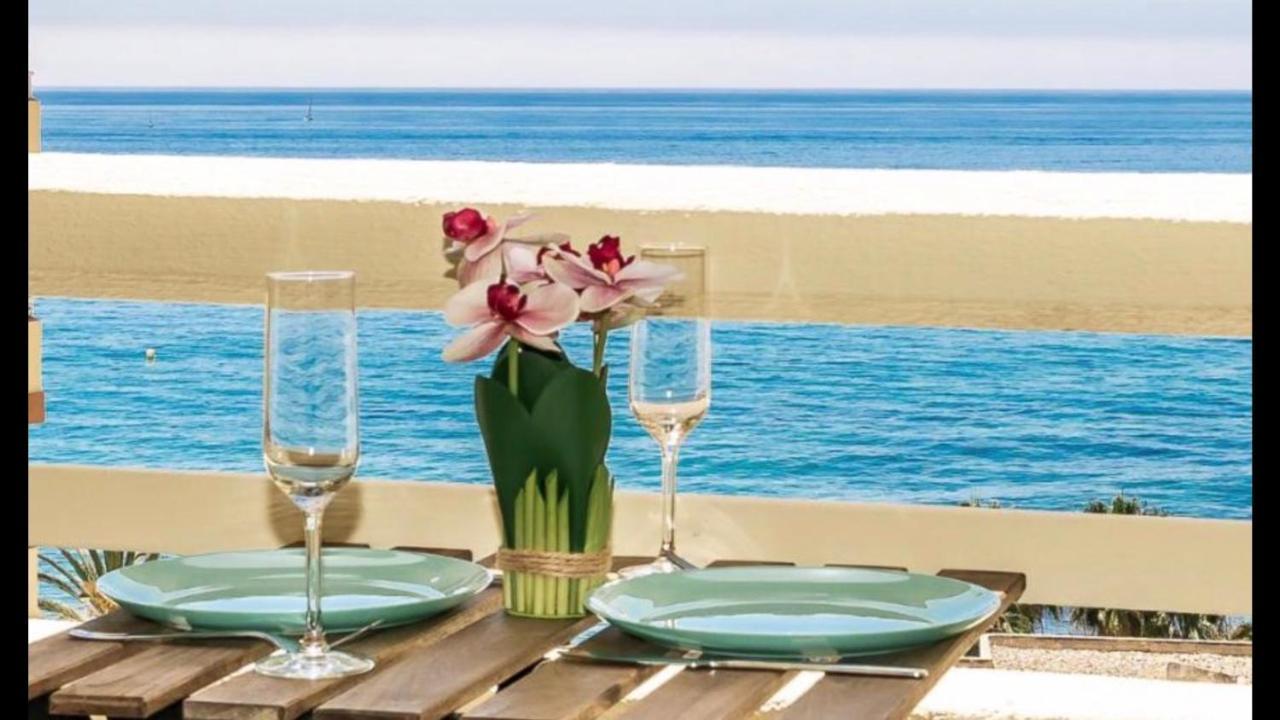 Beachfront Apartment In Ла Кала де Михас Екстериор снимка
