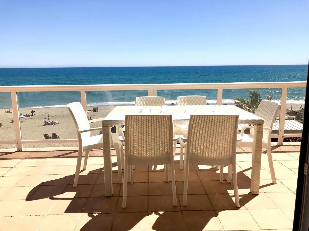 Beachfront Apartment In Ла Кала де Михас Екстериор снимка
