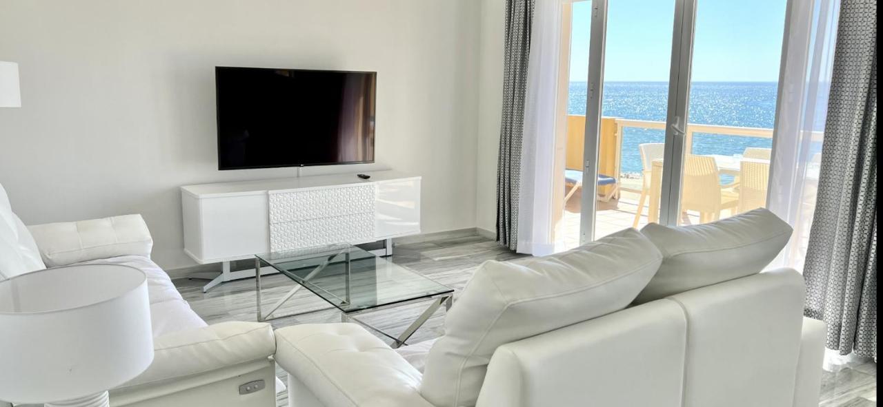 Beachfront Apartment In Ла Кала де Михас Екстериор снимка