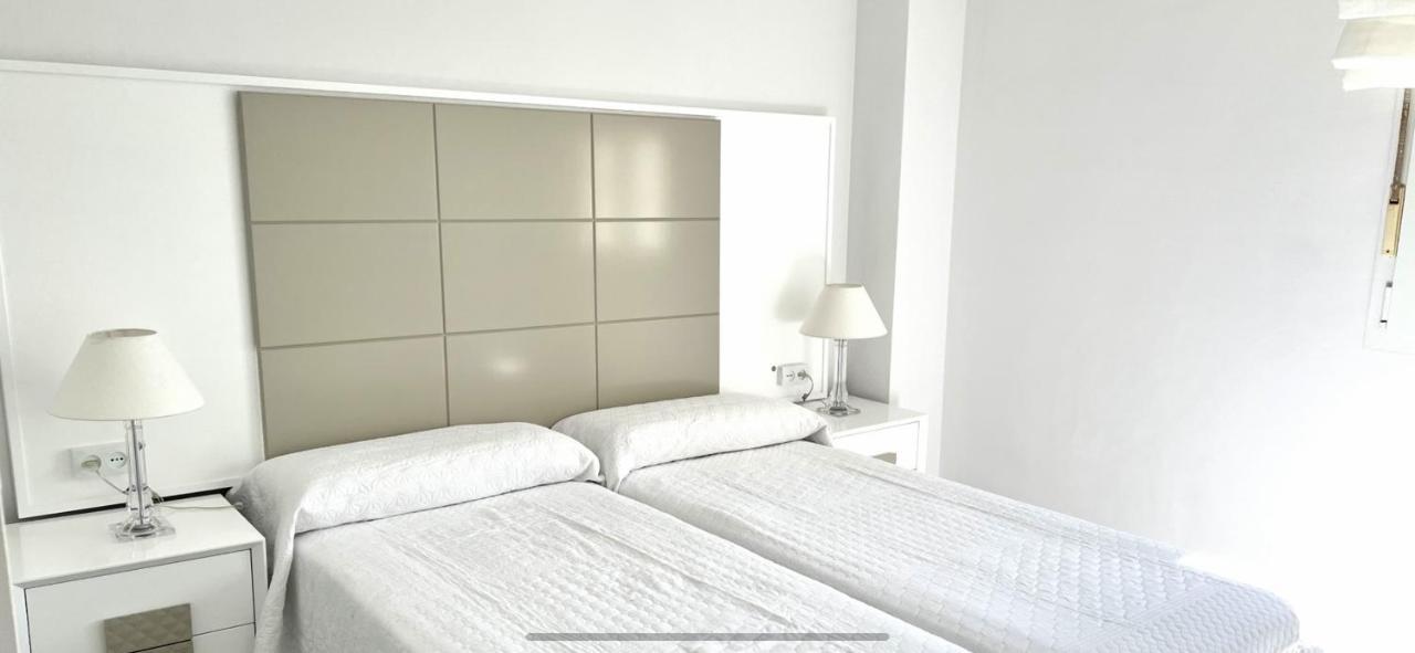 Beachfront Apartment In Ла Кала де Михас Екстериор снимка